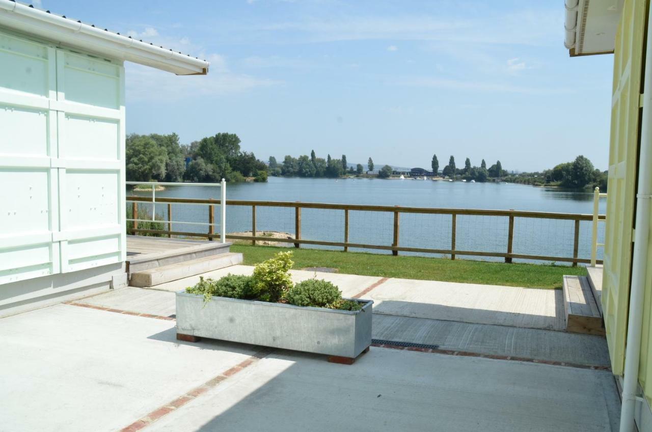 צ'יצ'סטר Premium Lake Lodges מראה חיצוני תמונה